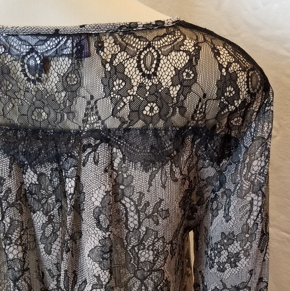 Jennifer Lopez Black Lace Blouse - Picture 6 of 8